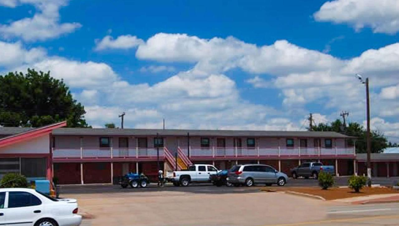 American Inn & Suites Childress Exterior photo